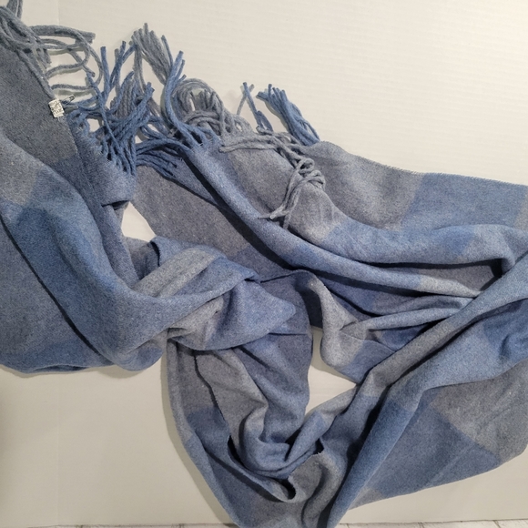 Warm & soft fringe scarf - Picture 7 of 9